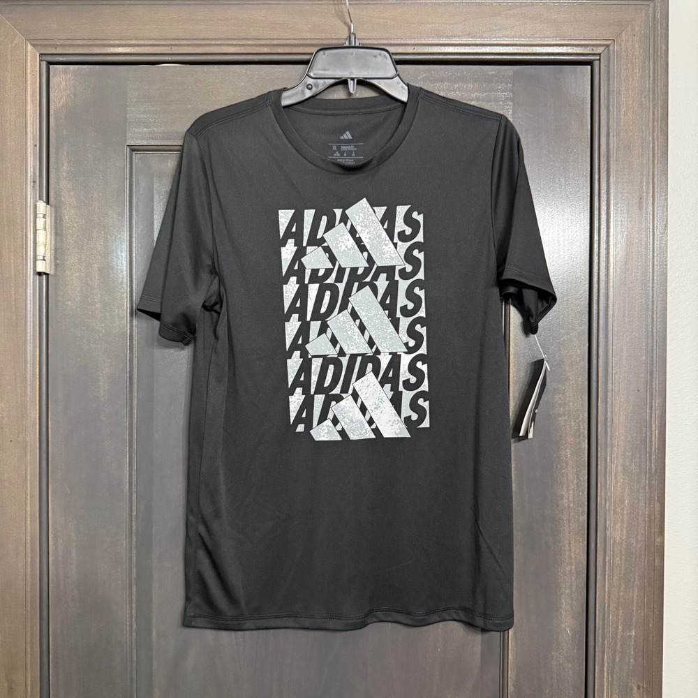 Adidas NWT Boys XL 18/20 Black Graphic Logo Performance T-Shirt Short Sleeve